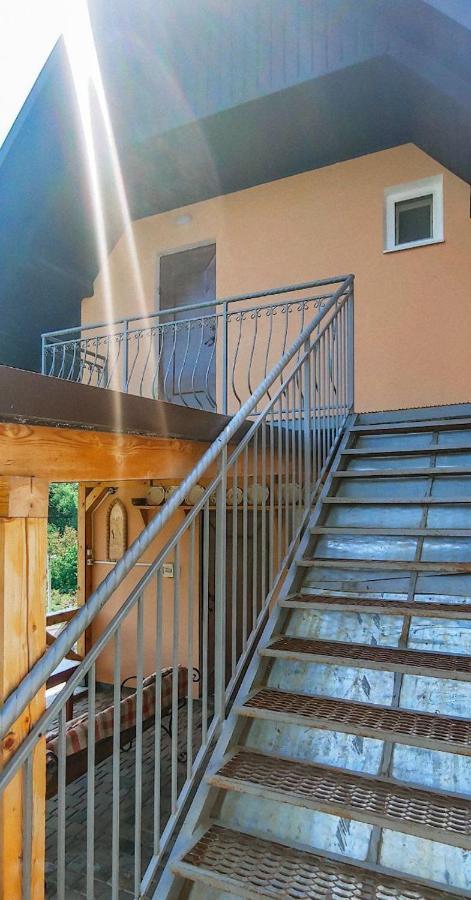Вулик Будиночок З Двома Окремими Номерами Kamianets-Podilskyi Exterior photo